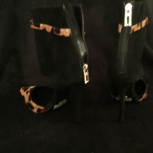 Schultz black suede and  cheetah Calf hair boots size 8 (has defects) - Picture 4 of 9